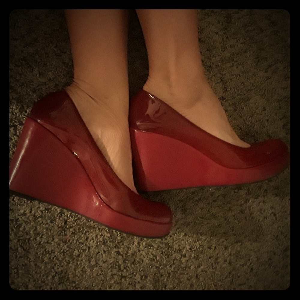 BCBGirls red patent leather wedges
